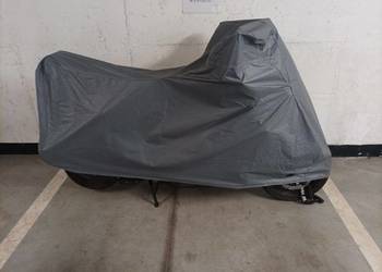 Sprzedam -pokrowiec -na motocykl duzy skuter-zabezpiecza przed deszczem