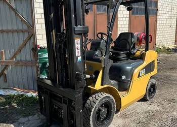 Wózek widłowy cat 2.5 t stan bdb triple przesów gaz