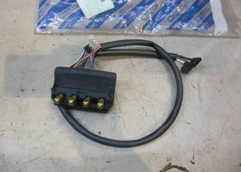 7642032 Złącze przewodów drzwi tył bagażnika - wtyczka Uno (wersja SUPER)