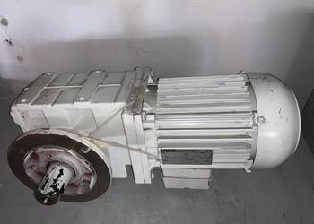 Lenze MDXMA1M080-32 Serwomotor 0,73kW 3,5/2A + GSS04-2M VAK 080-32 Gear
