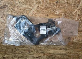 RENAULT CAPTUR ślizg zderzaka prawy tył 852220257R