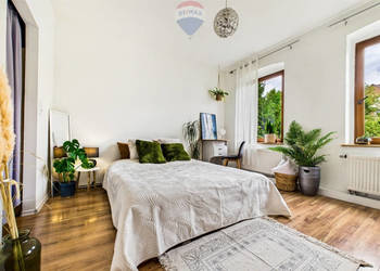 Klimatyczne duże mieszkanie z ogródkiem i garażem