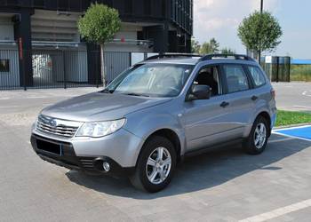 Subaru Forester 2.0 benzyna 150KM Klima Grzane fotele 4x4 Hak