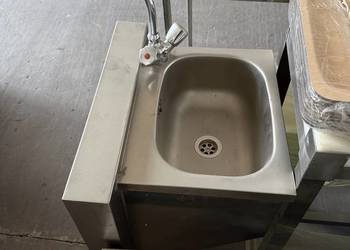 Umywalka ze stali nierdzewnej