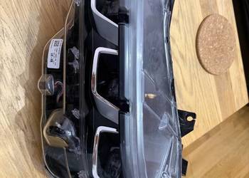 Lama reflektor mustang 2024 2025 przód PR3B- 13006- HB