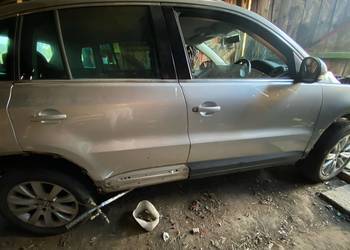 Drzwi prawe przód tył Volkswagen Tiguan 2009