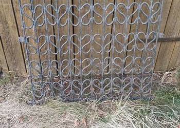 Ozdobna,żelazna krata do renowacji. PRL.