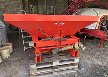 Rozsiewacz Kuhn Rauch ZSB 900