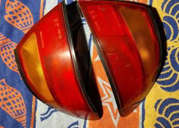 Lampy tylne Mazda 323F BA Sedan