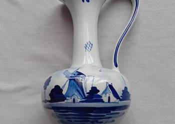 Wazon - dzbanek Delft, ręcznie malowany. II połowa XX w.