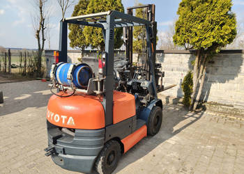 Wózek widłowy gazowy TOYOTA 8FG18 + obrotnica 360 stopni, widły 120 cm (1,…