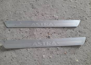 Sprzedam nakładki progowe Opel Astra III