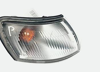 KIERUNKOWSKAZ PRAWY TOYOTA CARINA