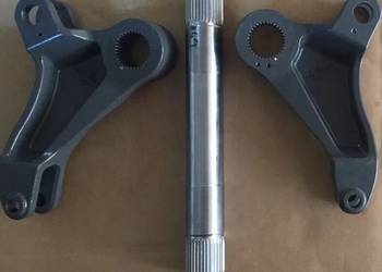 Wałek ramion podnośnika Fendt 700 Massey Ferguson 7465-7480