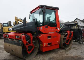 Walec Bomag BW 174 AP, 2016 rok z rozsypywaczem grysu.