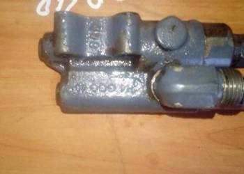 Zawór sterujący pompy New Holland 8670,8770,8970 Ford seria
