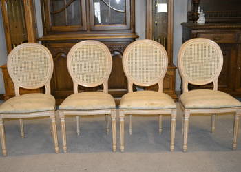 krzesła medaliony .rafia . 4 szt.