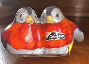 Ceramiczna figurka -  dwa gile, sygnowana „Johansson”. - artysta