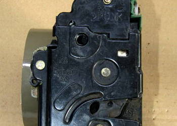 ZAMEK DRZWI PRZEDNI LEWY SEAT LEON I C3B1837015Q 8-pin