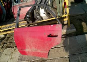 TOYOTA CARINA E 5D DRZWI TYLNE  LEWE TYŁ