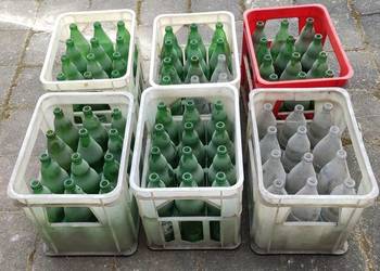 Skrzynki na butelki z PRL