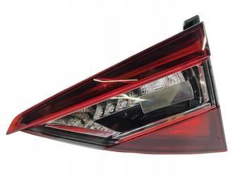 LAMPA TYŁ  W KLAPĘ PRAWA KOMBI  3V9945308F Skoda Superb III (2015-)