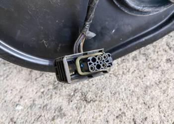 Kostka wtyczka pompy paliwa BMW E38