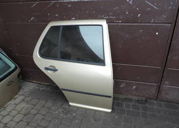 VOLKSWAGEN GOLF 4 IV 5D DRZWI PRAWY TYŁ LA1W