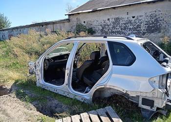 Buda Kasta BMW X5 Orgin lakier 7 os srodek skóra okazja