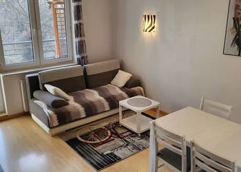 Wynajmę mieszkanie - 40 m2 - 2 pokoje. Broniewskiego / Włościańska