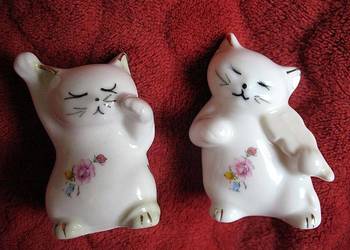 Kot - Kotek gra, kotka tańczy - porcelana - 7 x 5 x 4 cm