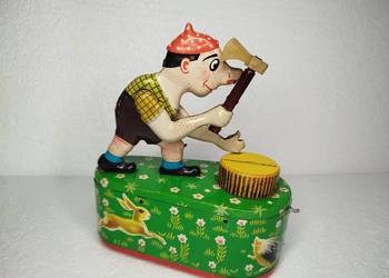 Metalowa Skarbonka z czasów PRLu Drwal