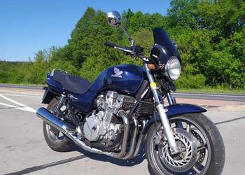 Motor Honda 750 CB oldtimer w super stanie.