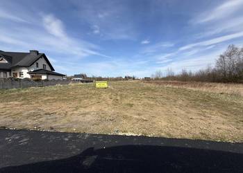 Szeroka działka budowlana 1342 m2 Radomsko Stob.Miejskie ul.Walentynowicz