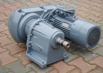Motoreduktor 5.5kw. z regulacją 76-139obr./min.. F-vat.
