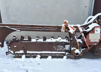 Koparka łańcuchowa Ditch Witch H312 z przyłączem do koparki