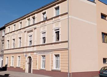 Mieszkanie  43 m 2, piwnica, ogród, garaż.