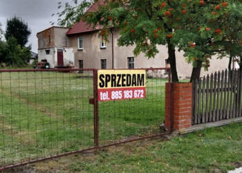 Budynek(część) z działką - sprzedam