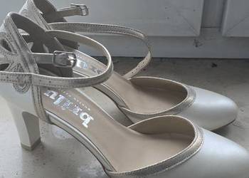 Sprzedam buty ślubne roz.38 nowe