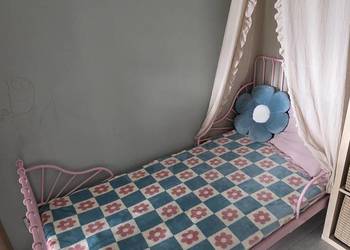 Lozko I materac sprężynowy