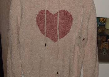 Cieplutki sweterek z kapturem _serce_ r. M/L _COSMODA
