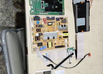 komplet płyt częsci od telewizora samsung QE43Q68DAU stan nieznany
