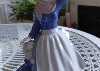 Porcelanowa figurka
