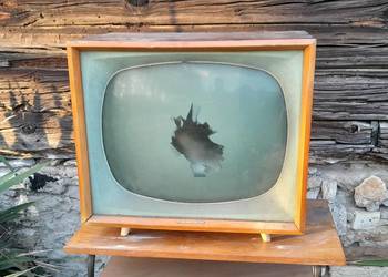 Stary telewizor lampowy TESLA zabytek retro vintage