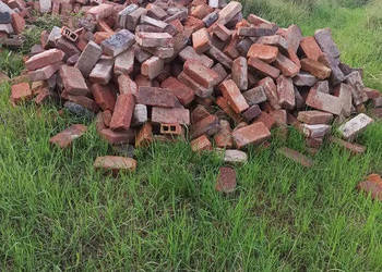 Cegła pełna czyszczona 2 zł za szt.