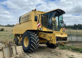 Kombajn New Holland TX66