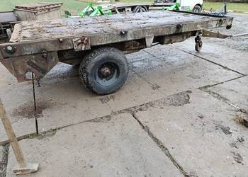 Rama podwójna z rozrzutnika na przyczepę kiper platformy