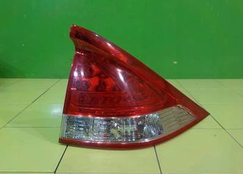 HONDA INSIGHT II 1.3 IMA 10r 5D lampa prawa tyl
