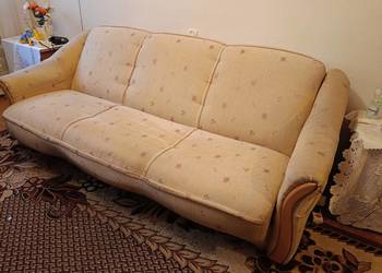 Wersalka sofa rozkładana z pojemnikiem na pościel