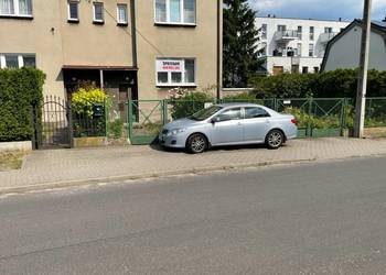 Dom parter blizniak z tarasem , garażem i miejscem parkingow
